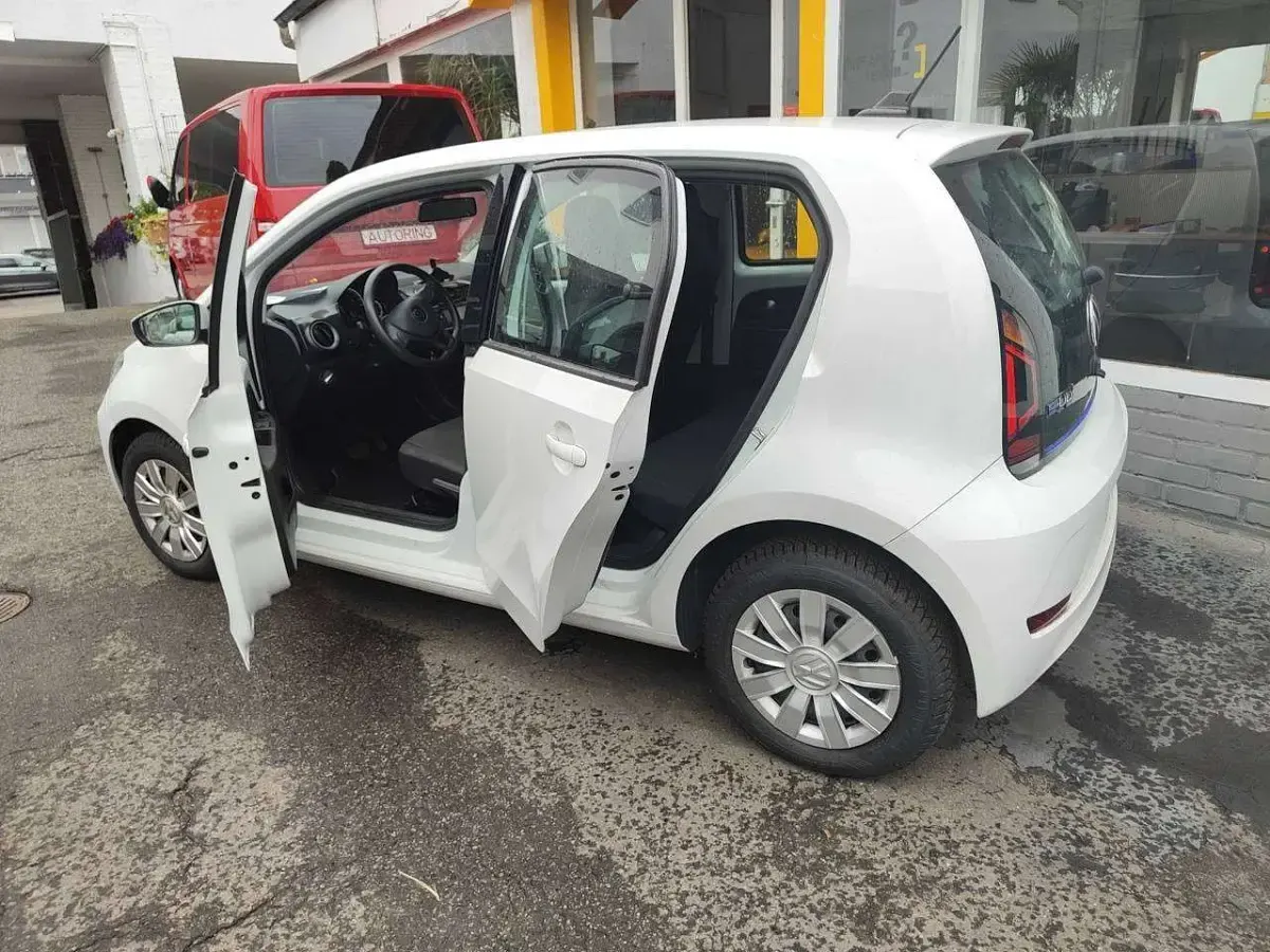 Gebraucht VW e-up! Basis 61 kW (83 PS) 2021 Pure white Kleinwagen