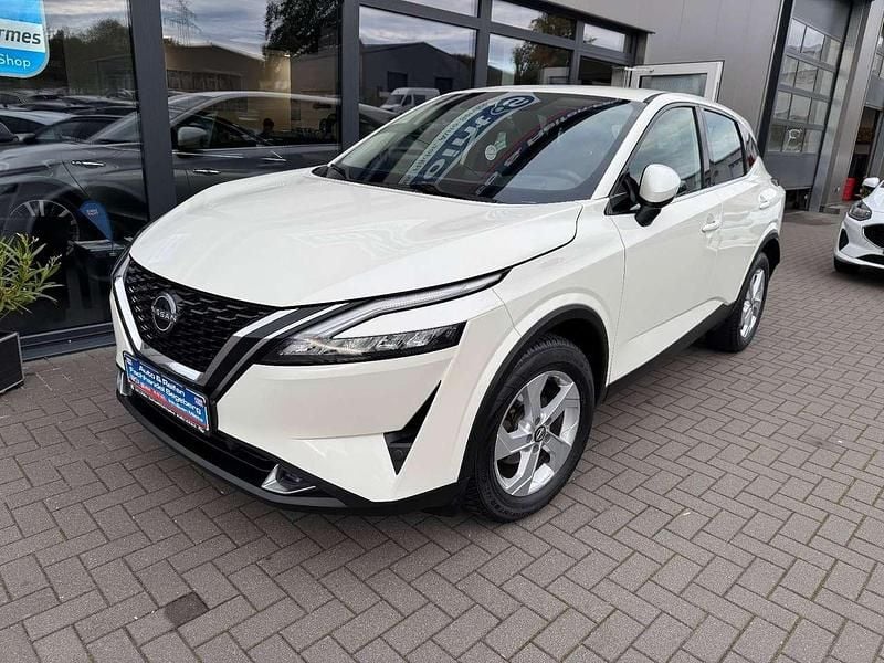 Weiß Gebraucht 2022 Nissan Qashqai Acenta SUV | 17.490 € (Fairer Preis) - Bild 1/4