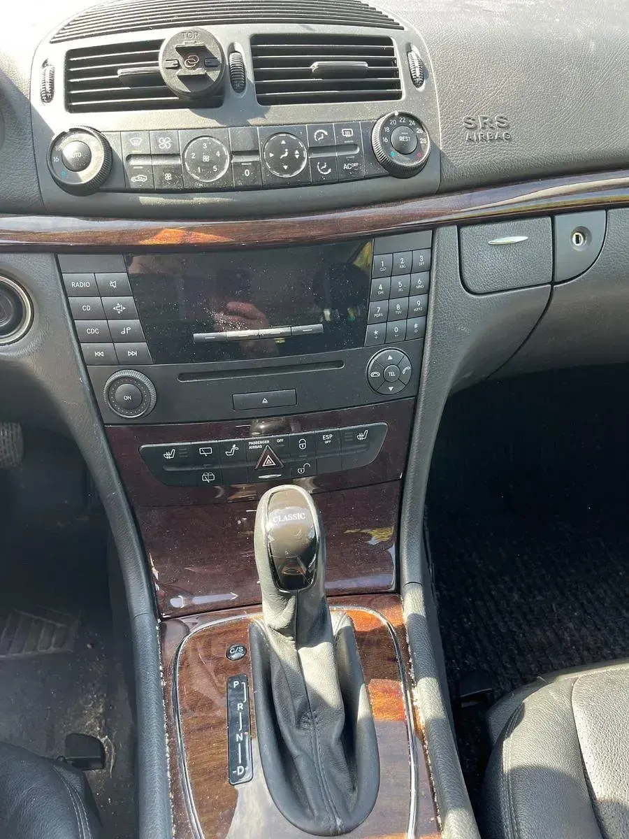 Używany Mercedes E320 Classic 224 KM (164 kW) 2003 Szary Sedan/Limuzyna