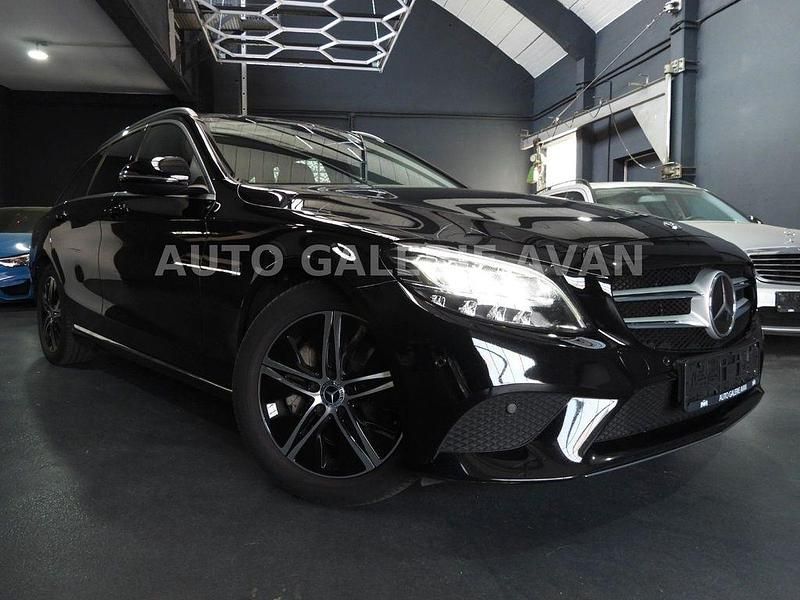Gebraucht Mercedes C300 245 PS (180 kW) 2021 Schwarz Kombi