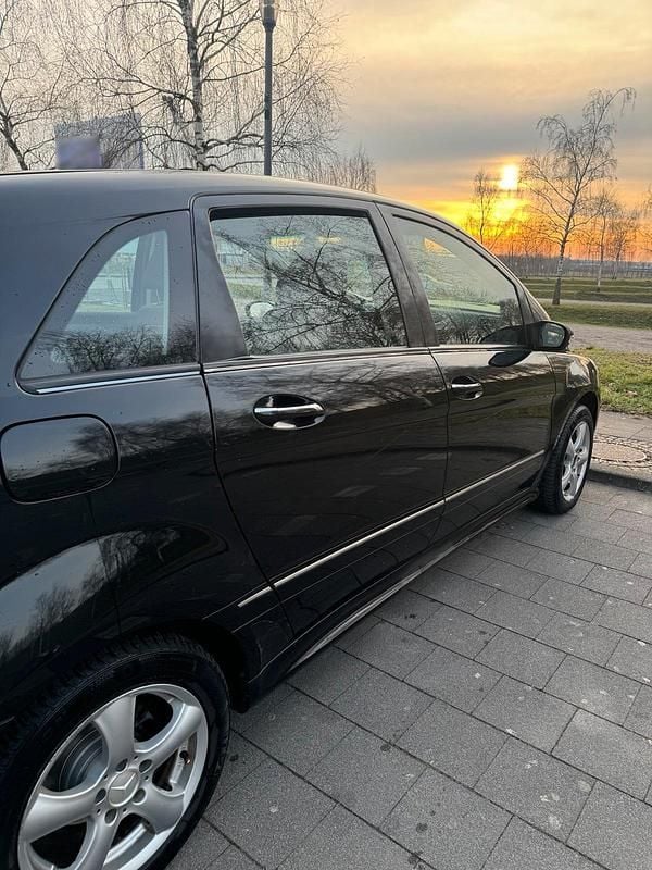 Gebraucht Mercedes B150 95 PS (69 kW) 2006 Schwarz Van / Kleinbus