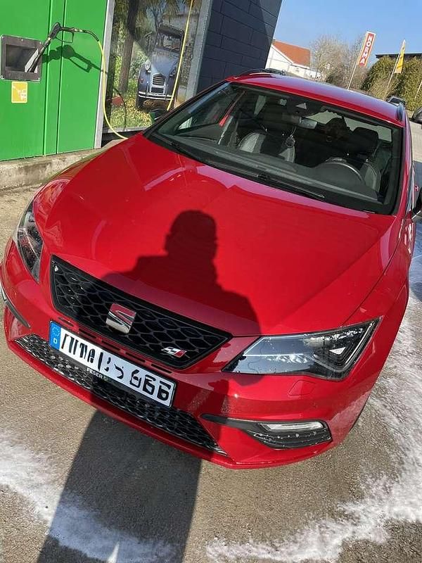 Rot Gebraucht 2018 Cupra Leon Kombi | 20.799 € (Guter Preis) - Bild 1/4