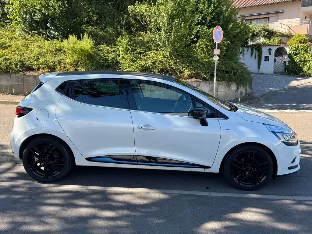 Gebraucht Renault Clio IV Bose Edition 90 PS (66 kW) 2019 Weiß Limousine