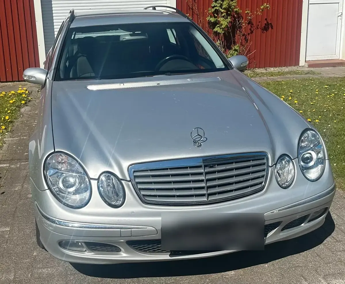 Second-hand Mercedes E270 177 CP (130 kW) 2005 Argintiu Break