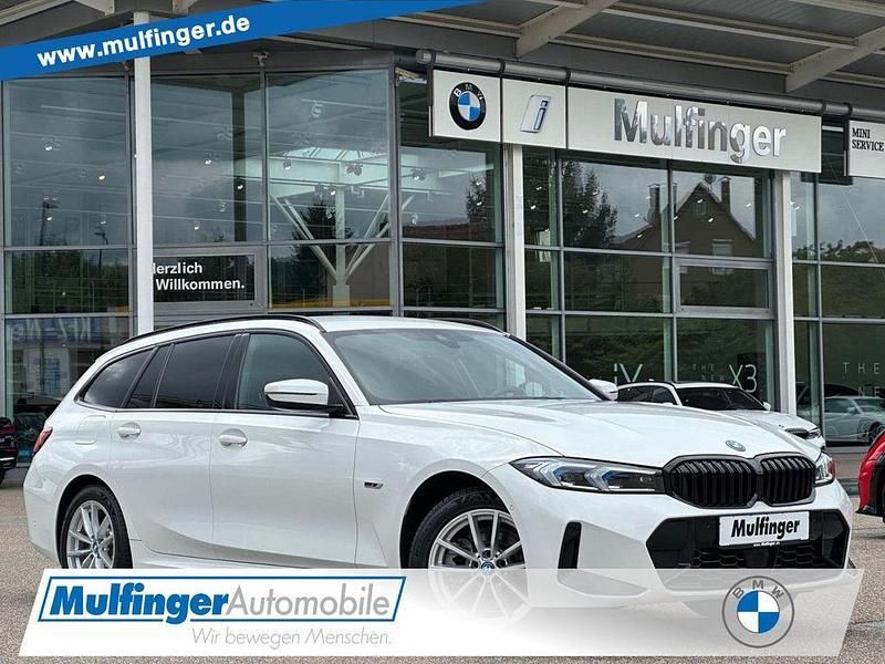 Weiß Gebraucht 2022 BMW 330e M Sport Limousine | 33.899 € (Fairer Preis) - Bild 1/4