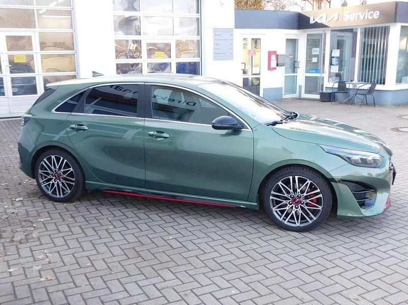Gebraucht Kia Ceed GT GT 204 PS (150 kW) 2024 (exg) experience green met. Kleinwagen
