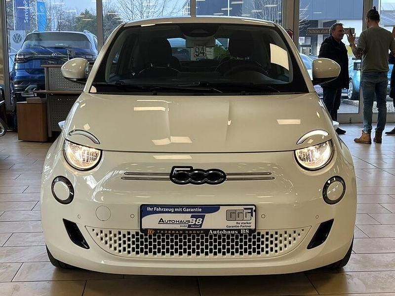 Gebraucht Fiat 500e 86 kW (118 PS) 2023 Weiß Limousine