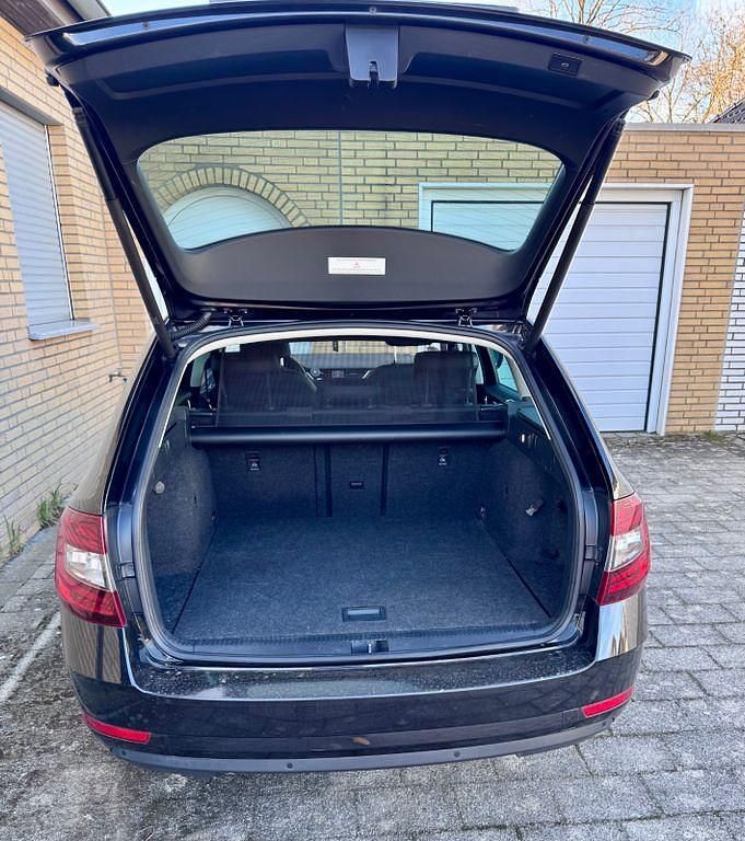 Gebraucht Skoda Octavia 116 PS (85 kW) 2019 Schwarz Kombi