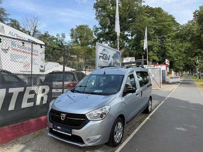 Grau Gebraucht 2019 Dacia Dokker Comfort Van | 13.900 € (Superpreis) - Bild 1/4