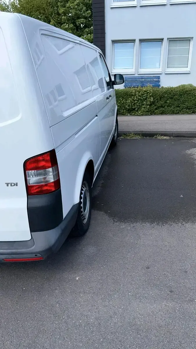 Gebraucht VW Multivan 101 PS (74 kW) 2013 Weiß Van / Kleinbus