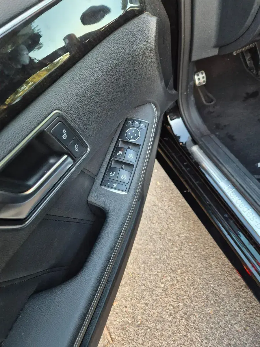 Gebraucht Mercedes E200 Avantgarde 184 PS (135 kW) 2012 Schwarz Limousine