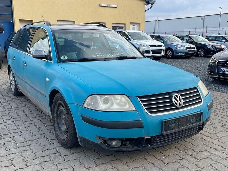 Grau Gebraucht 2001 VW Passat Trendline Kombi | 799 € (Superpreis) - Bild 1/4