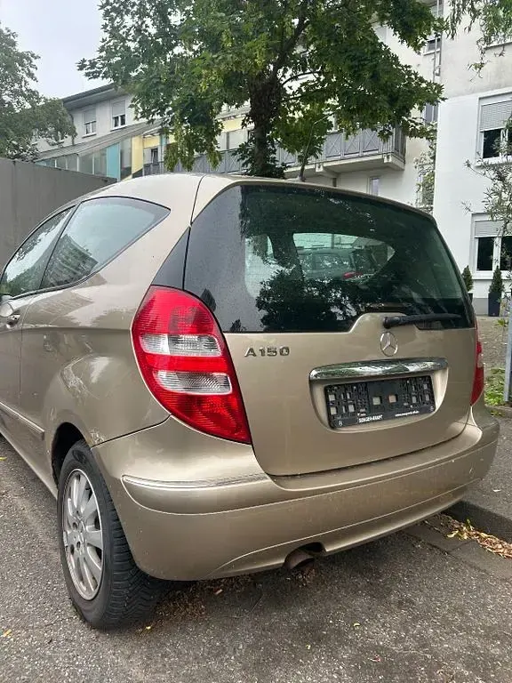 Gebraucht Mercedes A150 Elegance 95 PS (69 kW) 2004 Gold Van / Kleinbus