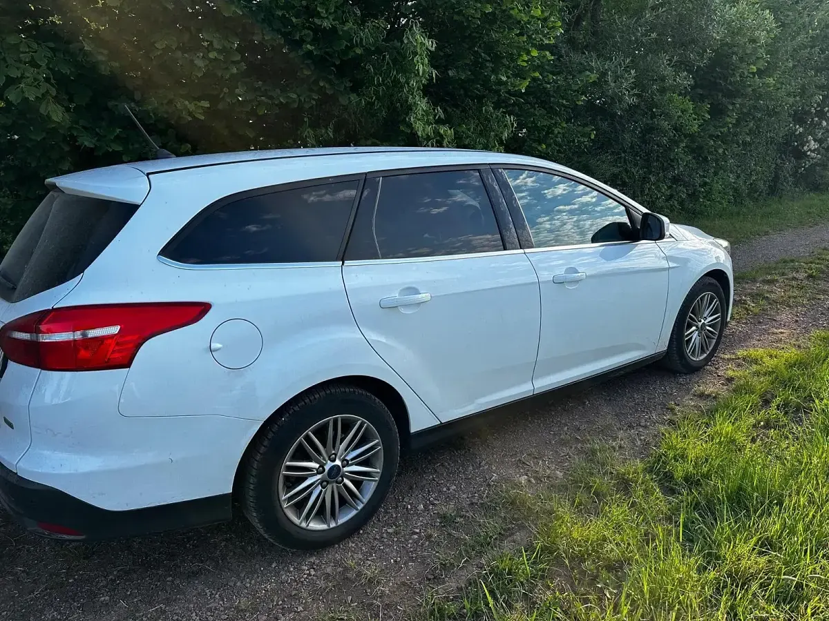 Gebraucht Ford Focus 125 PS (91 kW) 2018 Weiß Kombi