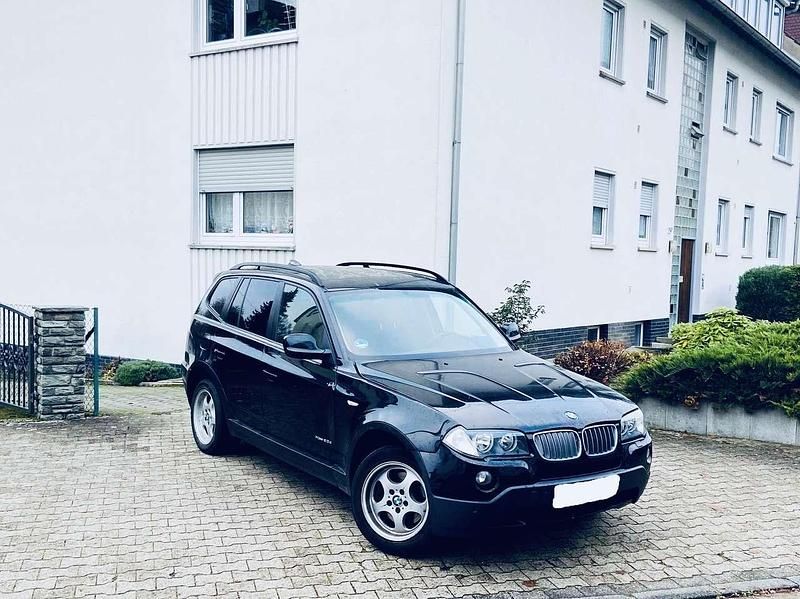 Schwarz Gebraucht 2010 BMW X3 Sport Line SUV | 4.700 € (Superpreis) - Bild 1/4