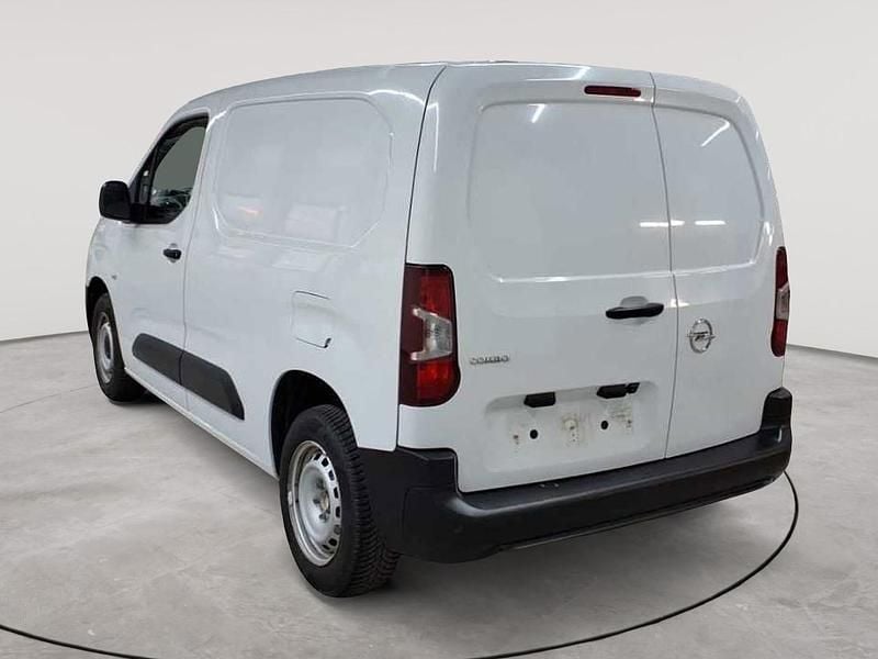 Gebraucht Opel Combo 102 PS (75 kW) 2024 Kaolin weiß Van / Kleinbus