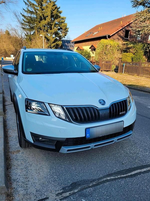Gebraucht Skoda Octavia 184 PS (135 kW) 2017 Weiß Kombi