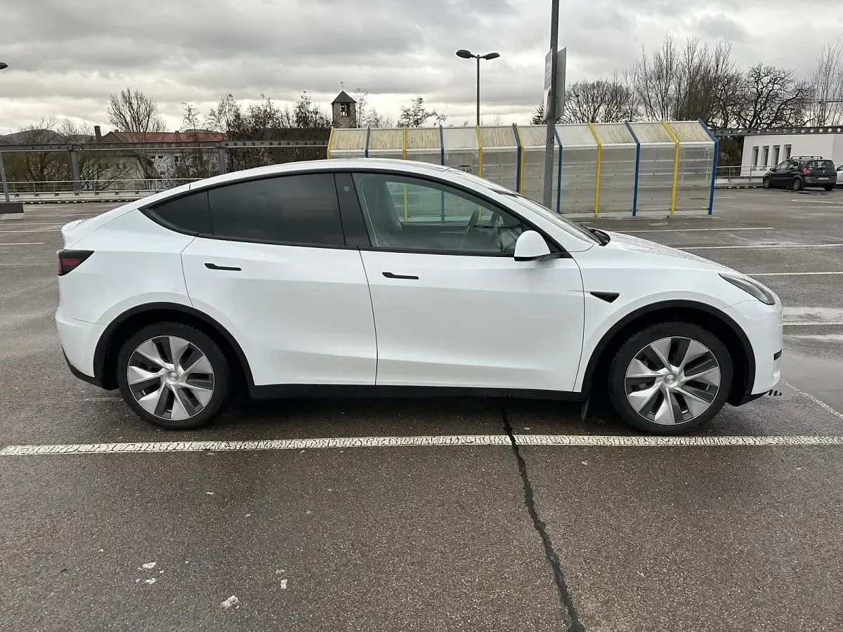 Gebraucht Tesla Model Y 219 kW (299 PS) 2023 Weiß SUV