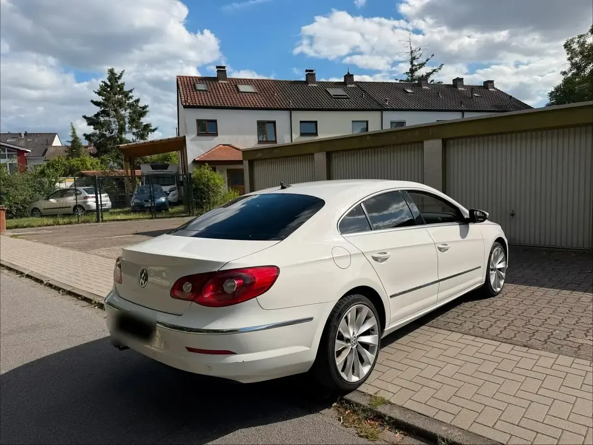 Gebraucht VW Passat Highline 170 PS (125 kW) 2011 Weiß Coupé