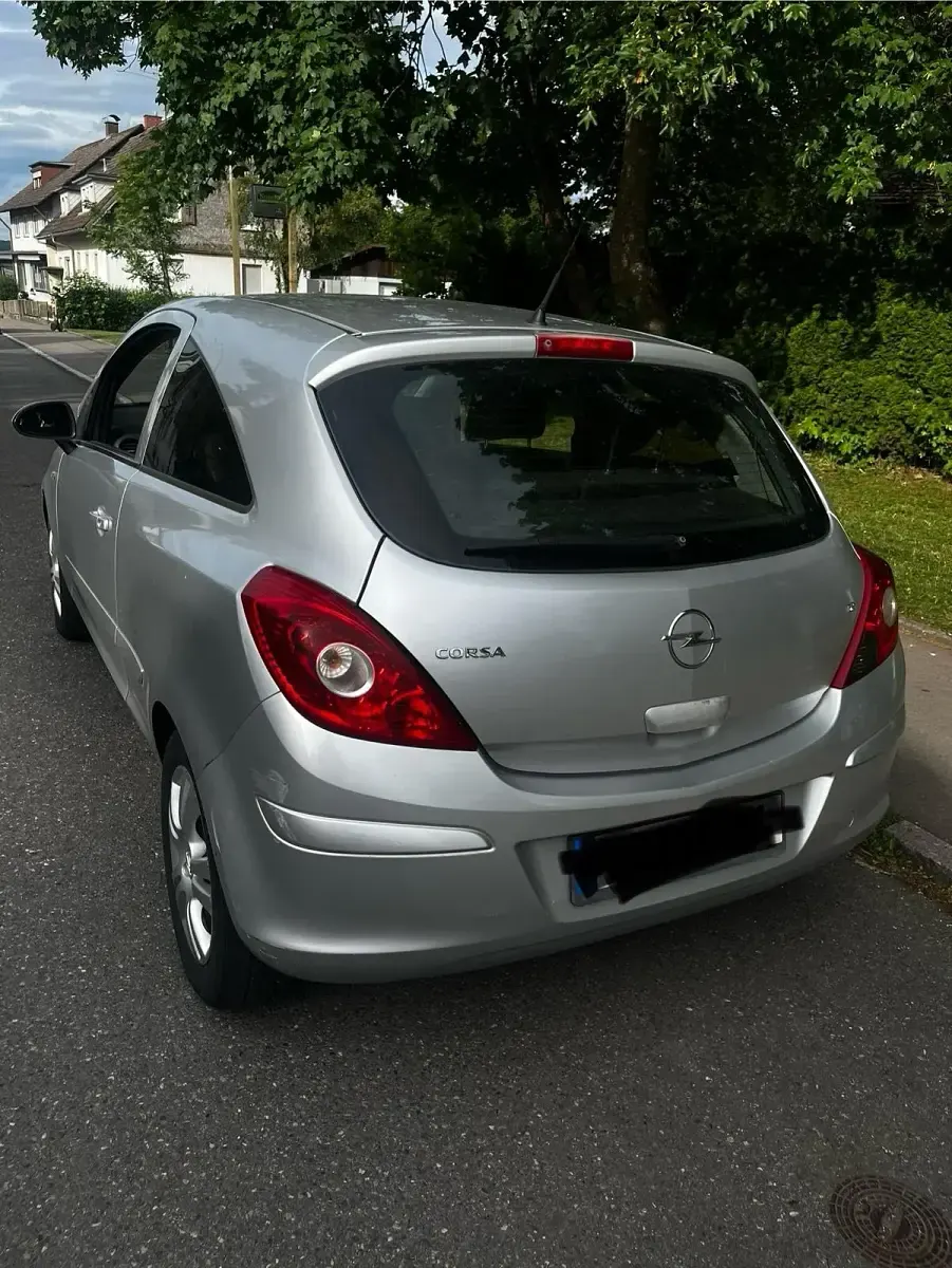Gebraucht Opel Corsa 80 PS (58 kW) 2007 Silber Kleinwagen