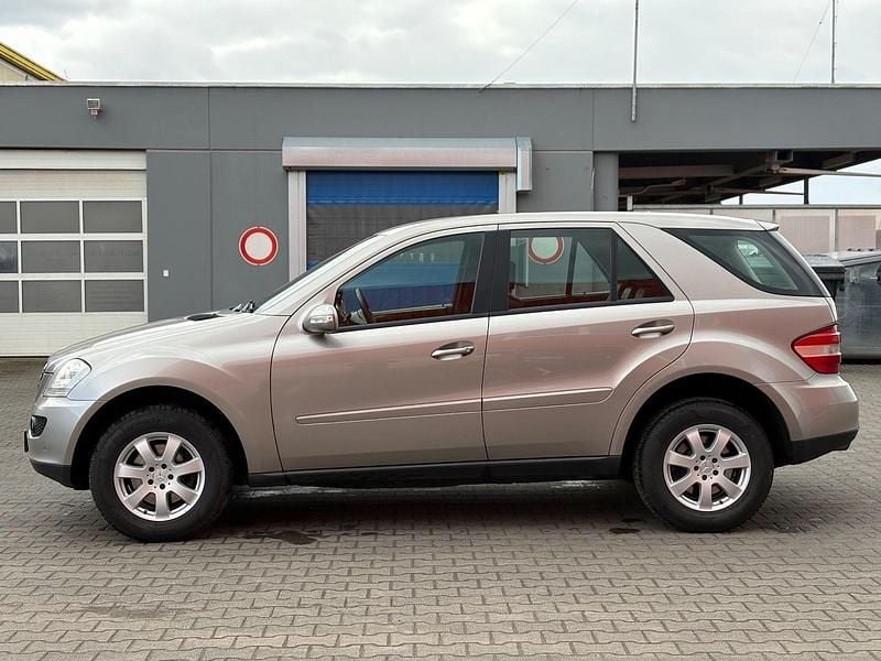 Gebraucht Mercedes ML320 224 PS (164 kW) 2005 Grau SUV