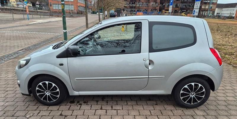 Gebraucht Renault Twingo Expression 75 PS (55 kW) 2012 Silber Kleinwagen