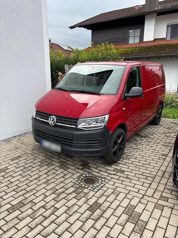 Gebraucht VW Transporter 140 PS (102 kW) 2015 Rot Van