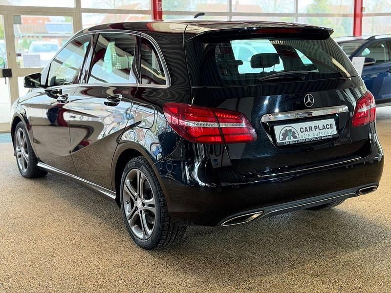 Gebraucht Mercedes B250 211 PS (155 kW) 2015 Schwarz Van / Kleinbus