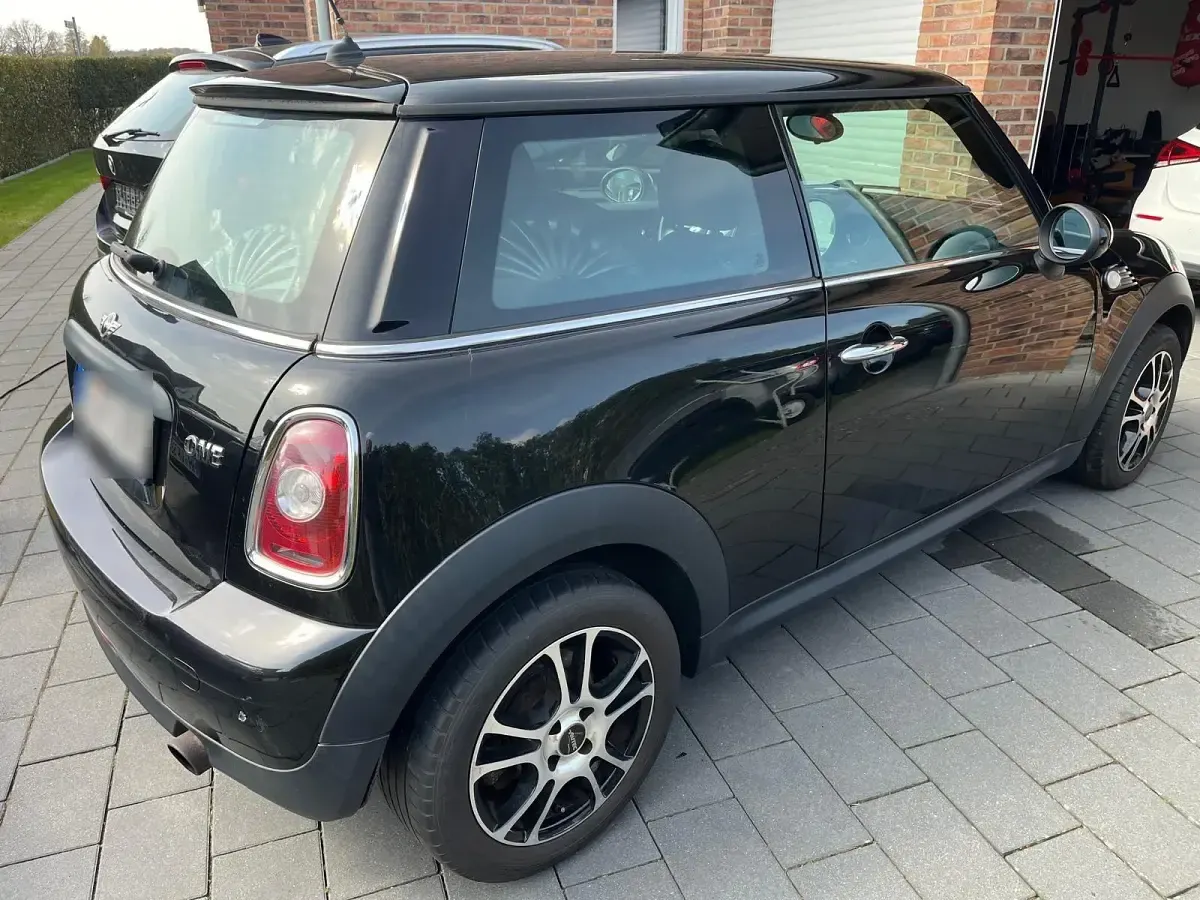 Usata Mini ONE 75 CV (55 kW) 2009 Nero Utilitaria