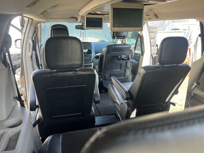 Schwarz Gebraucht 2012 Lancia Voyager Gold Van / Kleinbus | 8.500 € (Superpreis) - Bild 1/4