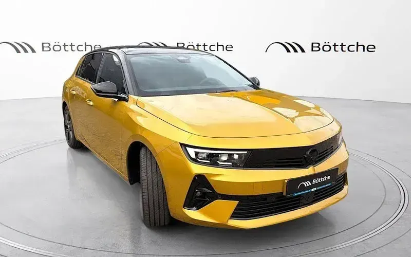 Gebraucht Opel Astra 114 kW (156 PS) 2026 Lackierung amber yellow/typ aussenverkleidung metalliclackierung Limousine