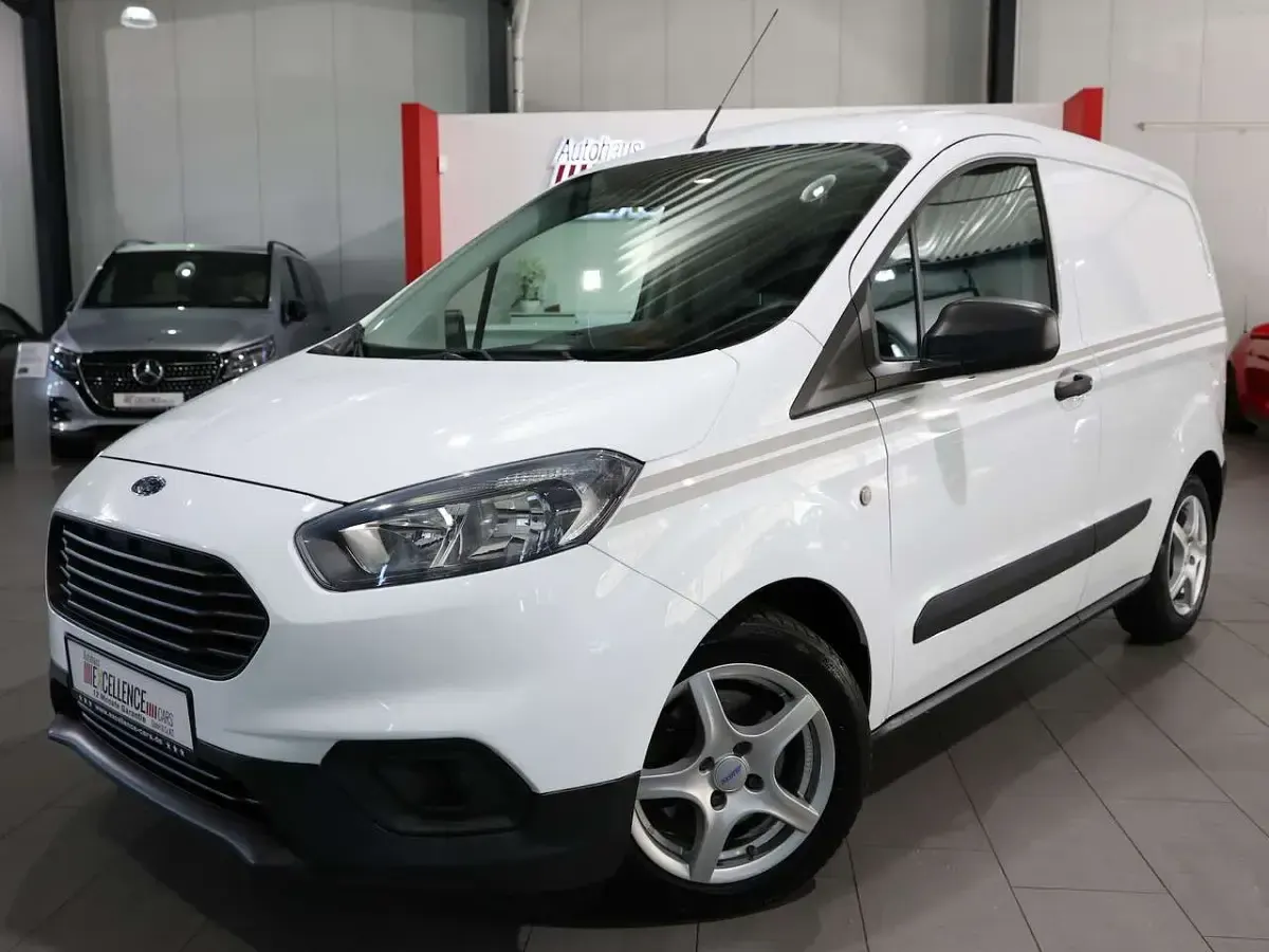 Gebraucht Ford Transit 101 PS (74 kW) 2019 Weiß Van / Kleinbus