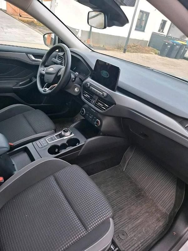 Second-hand Ford Focus 120 CP (88 kW) 2022 Argintiu Break