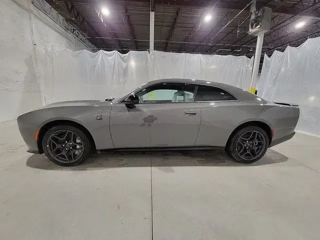 Neu Dodge Charger 551 PS (405 kW) 2026 Grau Kleinwagen