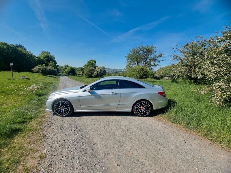 Silber Gebraucht 2012 Mercedes E350 Elegance Coupé | 14.900 € (Fairer Preis) - Bild 1/4