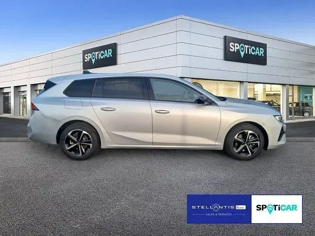 Gebraucht Opel Astra 131 PS (96 kW) 2024 Grau Limousine