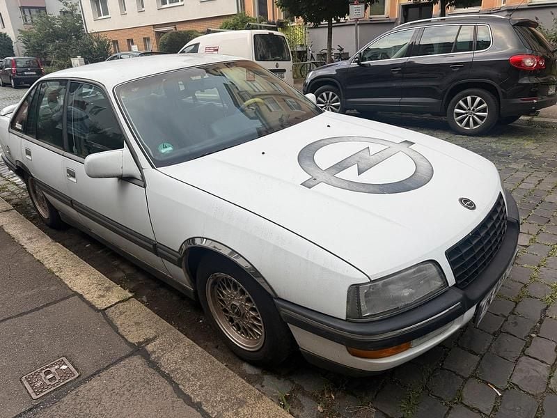 Weiß Gebraucht 1990 Opel Senator Limousine | 1.000 € - Bild 1/4