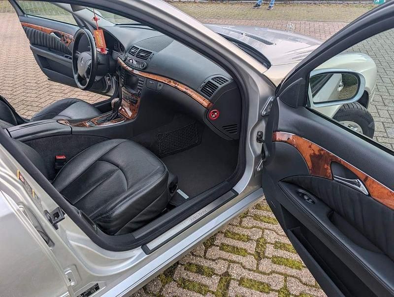 Gebraucht Mercedes E270 Elegance 163 PS (119 kW) 2005 Silber Limousine