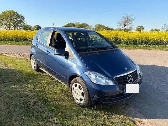 Gebraucht Mercedes A160 95 PS (69 kW) 2011 Blau Kleinwagen