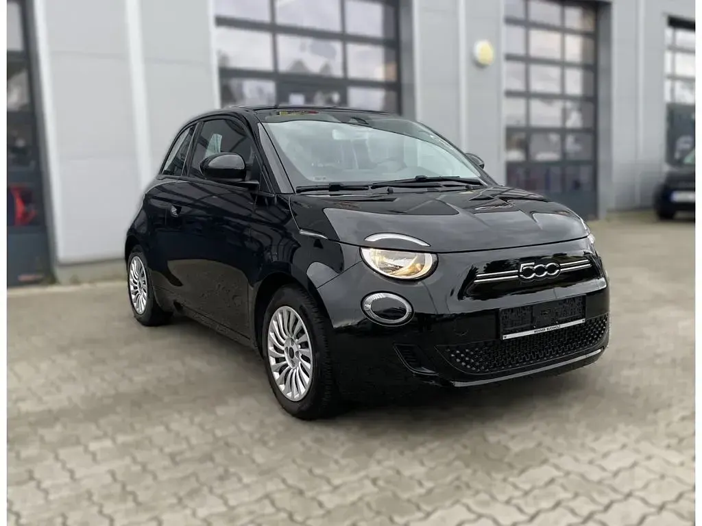 Usata Fiat 500e Action 69 kW (95 CV) 2023 Nero Utilitaria
