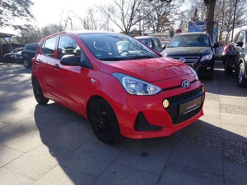 Gebraucht Hyundai i10 Pure 67 PS (49 kW) 2018 Rot Kleinwagen