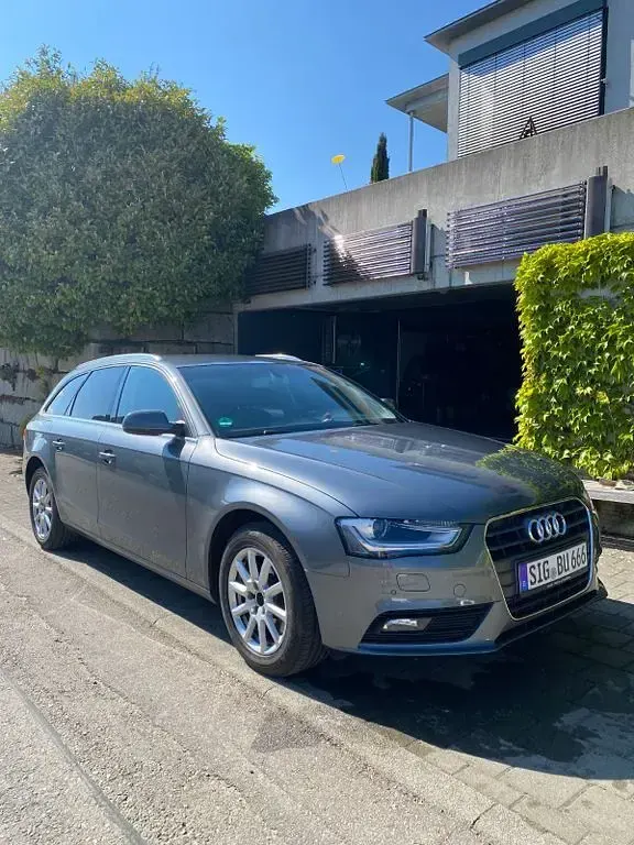 Używany Audi A4 Ambition 150 KM (110 kW) 2015 Szary Kombi