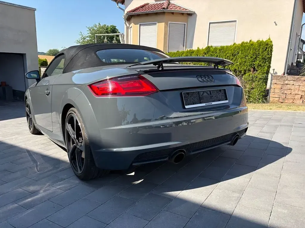 Gebraucht Audi TT Roadster Sport 179 PS (131 kW) 2017 Grau Cabrio