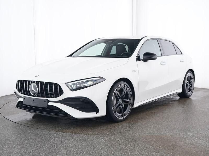 Weiß Gebraucht 2025 Mercedes A35 AMG AMG Limousine | 45.980 € (Guter Preis) - Bild 1/4