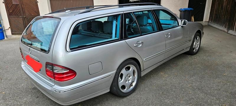 Gebraucht Mercedes E430 279 PS (205 kW) 2001 Silber Limousine