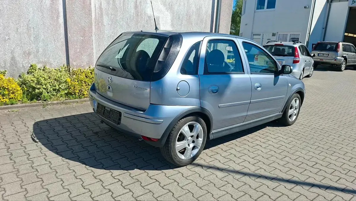 Gebraucht Opel Corsa 75 PS (55 kW) 2005 Silber Kleinwagen
