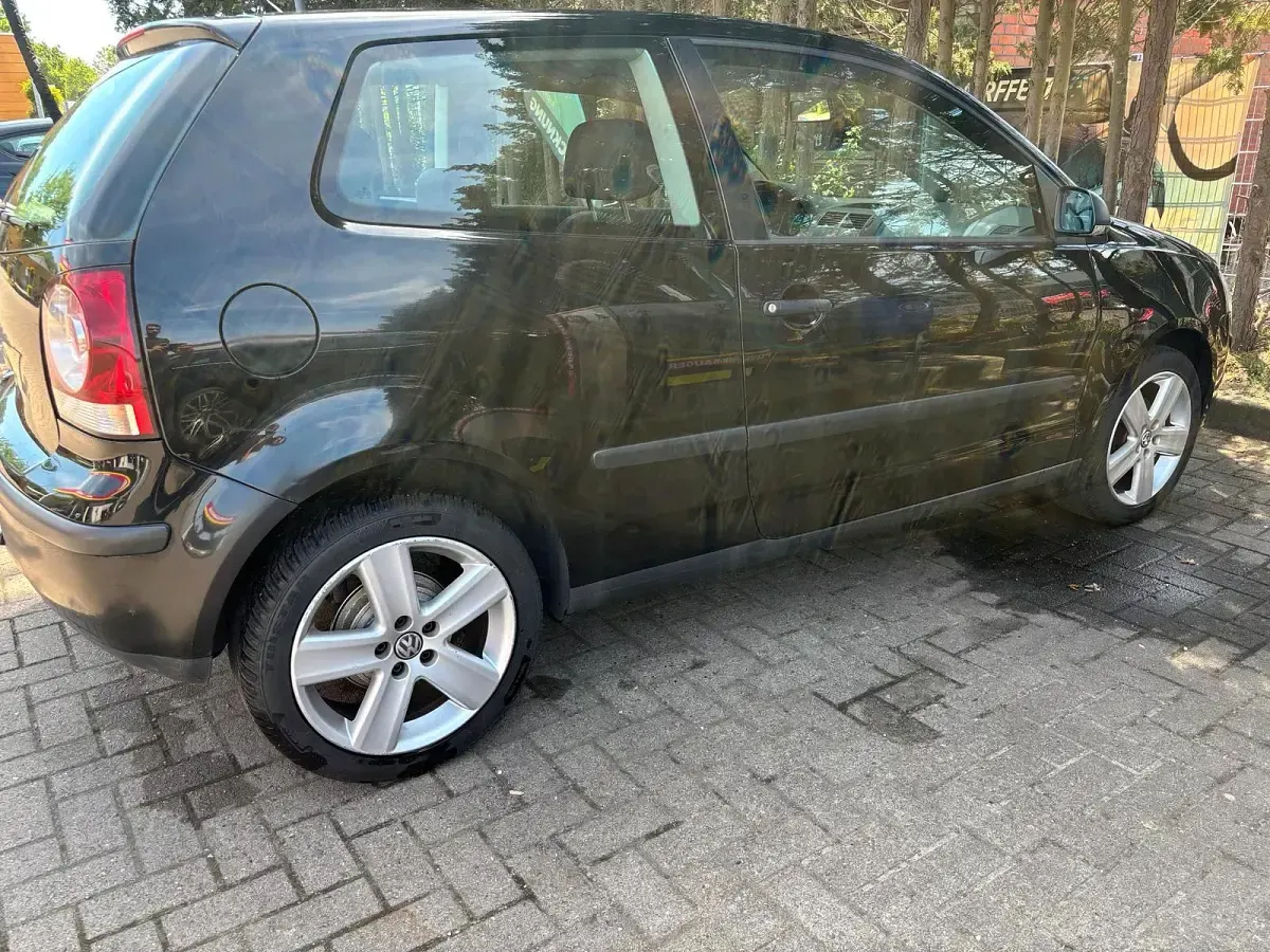 Gebraucht VW Polo 75 PS (55 kW) 2006 Schwarz Kleinwagen