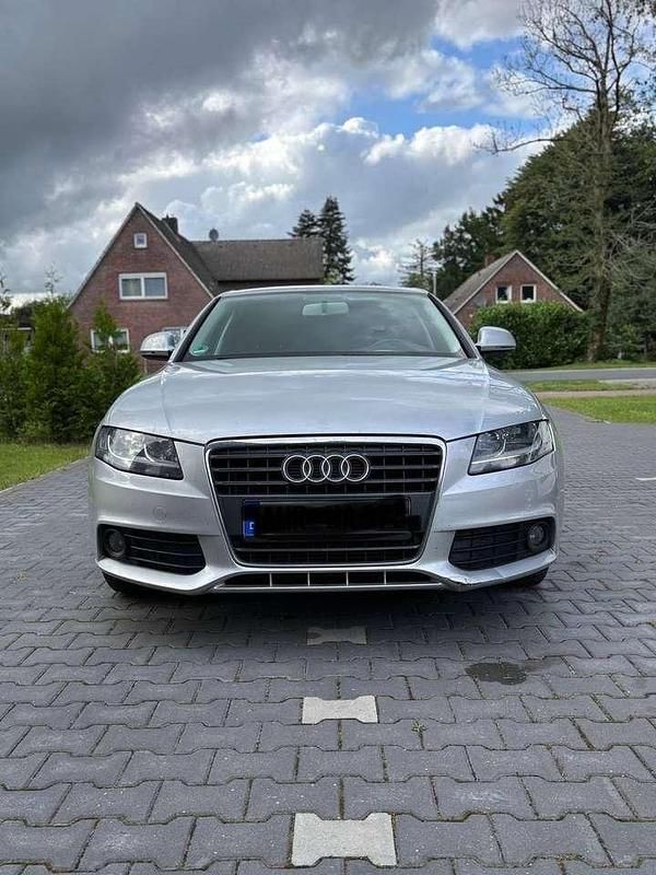 Silber Gebraucht 2008 Audi A4 Attraction Limousine | 4.600 € (Fairer Preis) - Bild 1/4