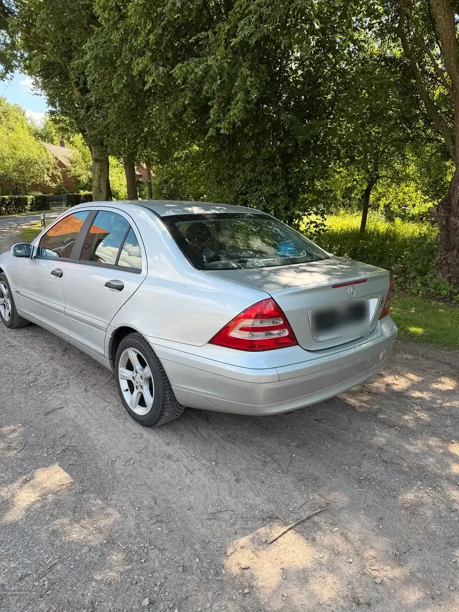 Gebraucht Mercedes C180 143 PS (105 kW) 2003 Silber Limousine