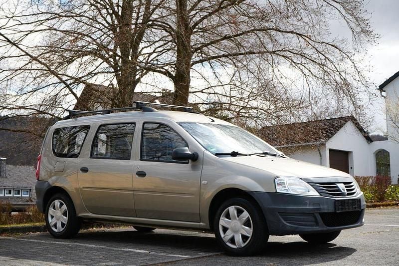 Gebraucht Dacia Logan MCV Basis 75 PS (55 kW) 2009 Grau Kombi